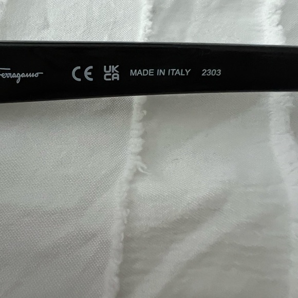 BRAND NEW! Ferragamo Sunglasses made in Italy - Picture 7 of 8